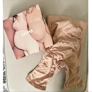 NEW Skims maternity sculpting short